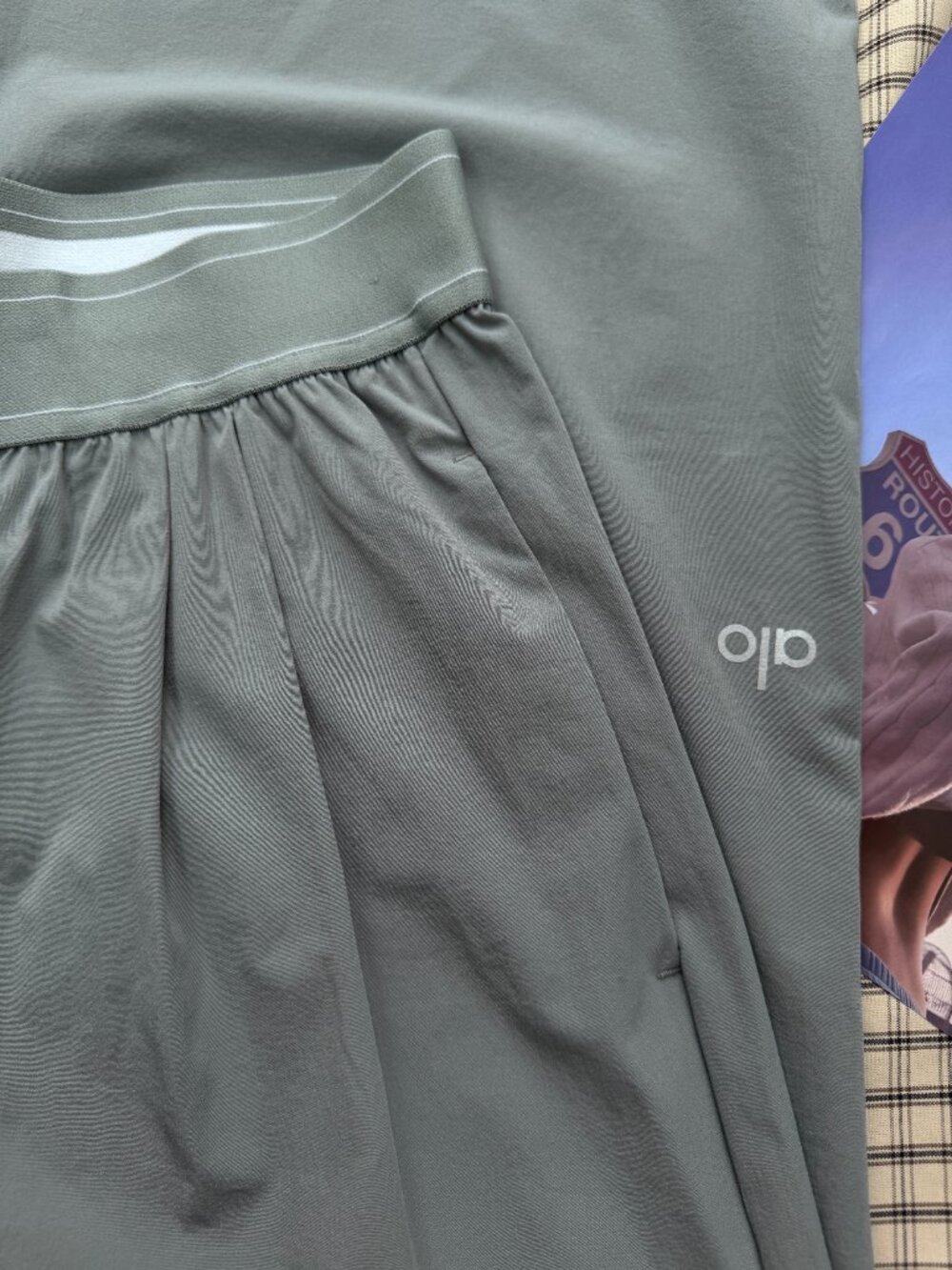 NWT 👖 Alo Yoga Suit Up Trouser Steel Grey Wide Leg Pants 30” Athleisure Travel - Picture 4 of 10